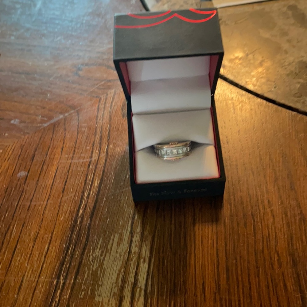 Men’s diamond ring